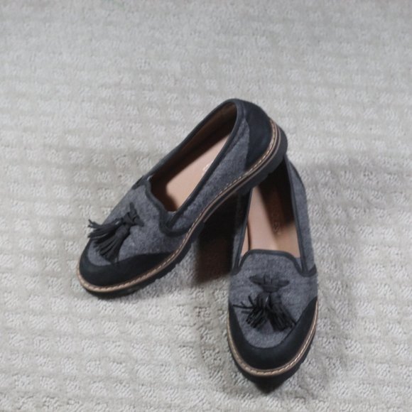 Aerosoles Size 6M Black & Grey Tasseled Loafers - Picture 1 of 7